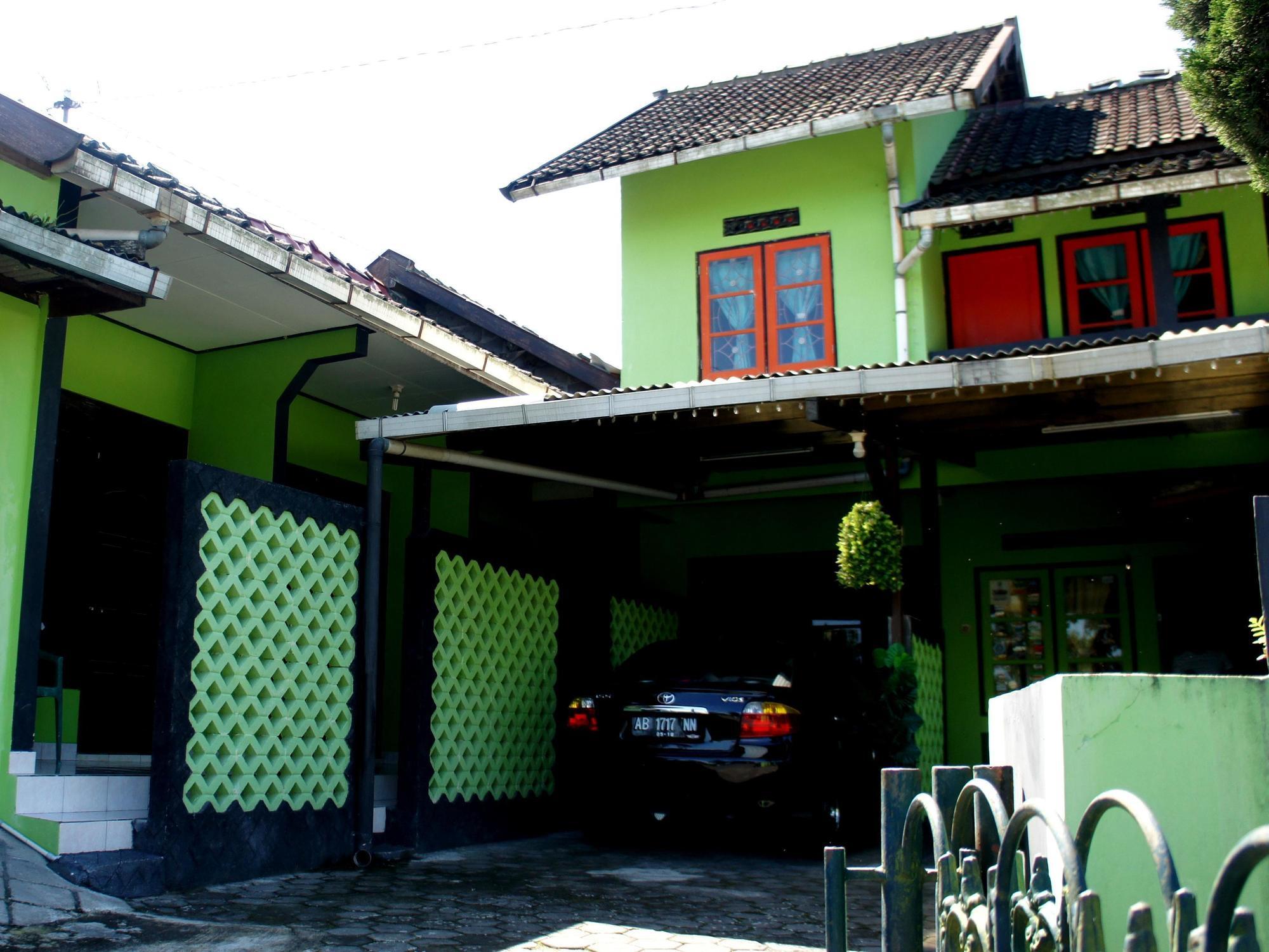 Bayu Murti Homestay 요그야카르타 외부 사진