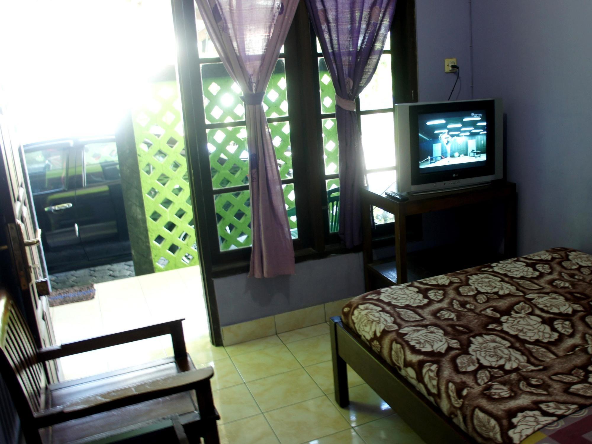 Bayu Murti Homestay 요그야카르타 외부 사진