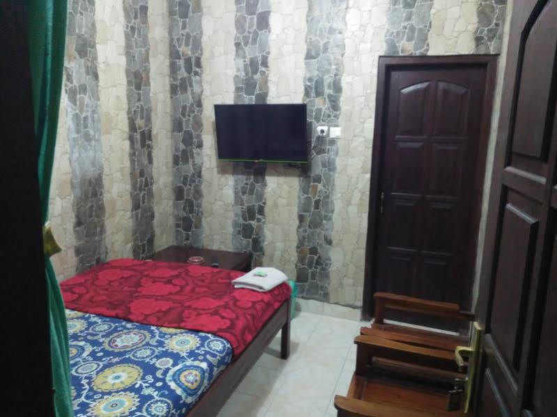 Bayu Murti Homestay 요그야카르타 외부 사진